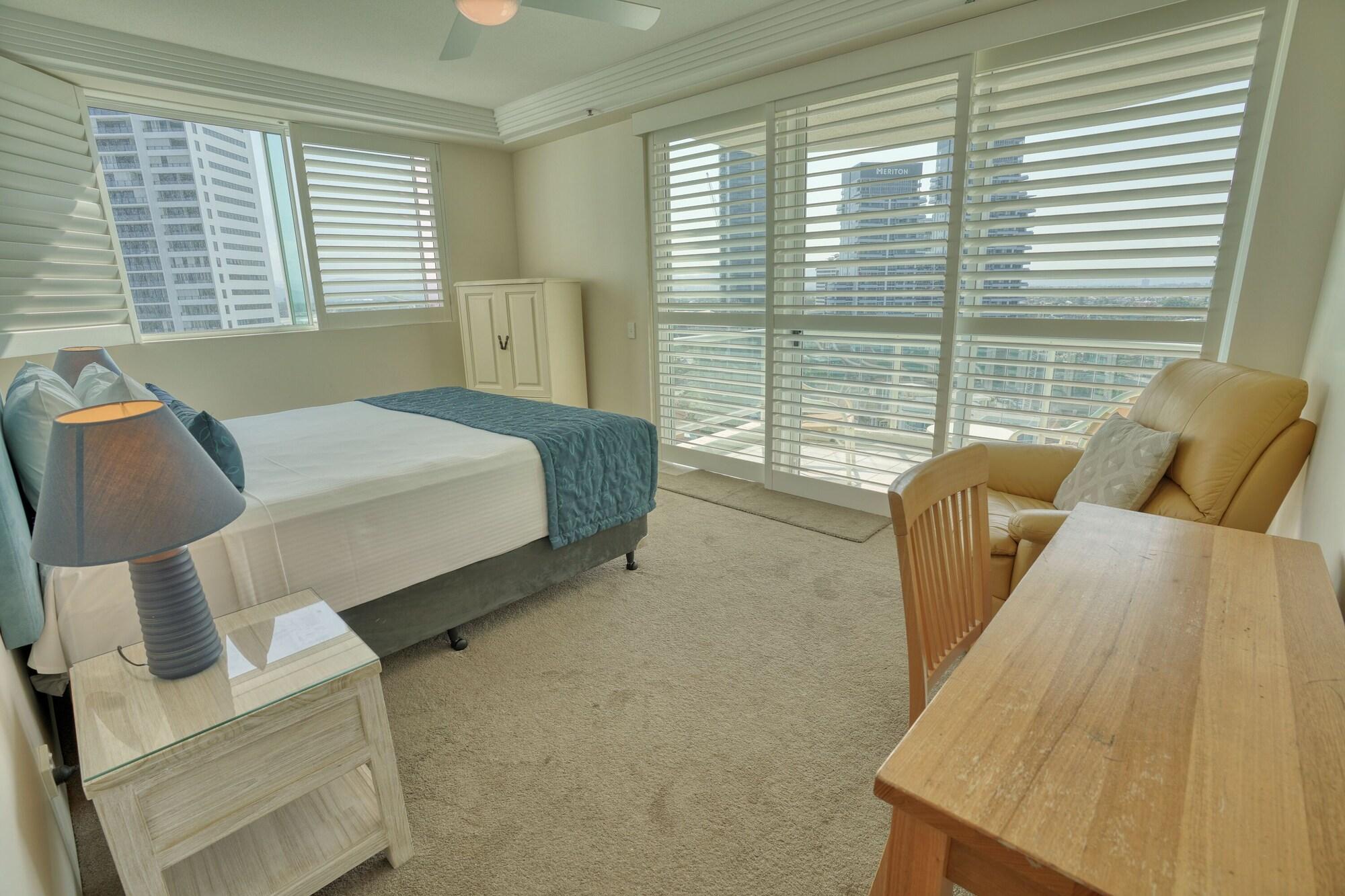 Carmel By The Sea Aparthotel Gold Coast Exterior photo