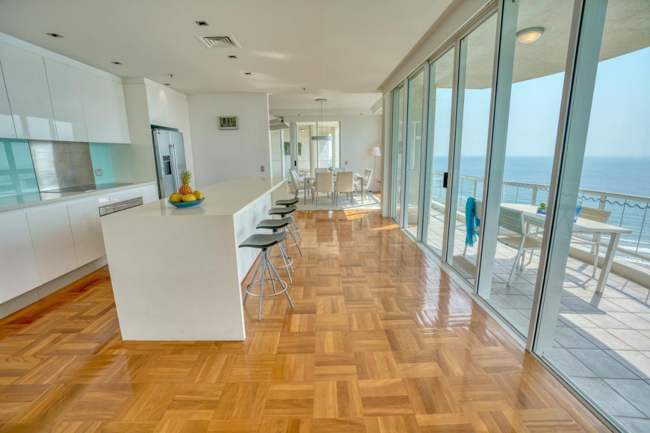 Carmel By The Sea Aparthotel Gold Coast Exterior photo